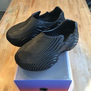 Auracles FREQ Nami Low Top "Black" Sz 10